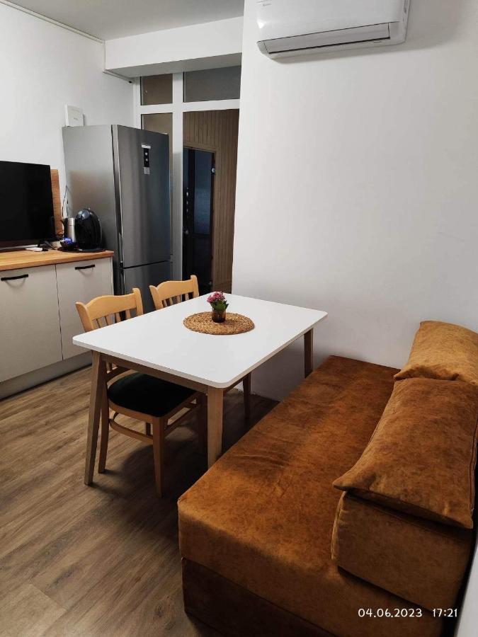 Dety'S Apartment Burgas Exterior photo