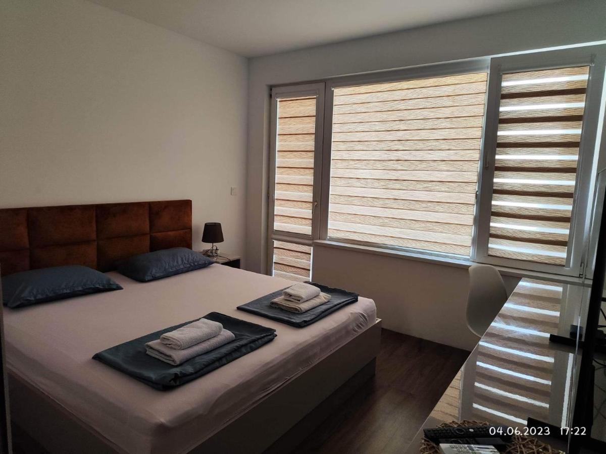 Dety'S Apartment Burgas Exterior photo
